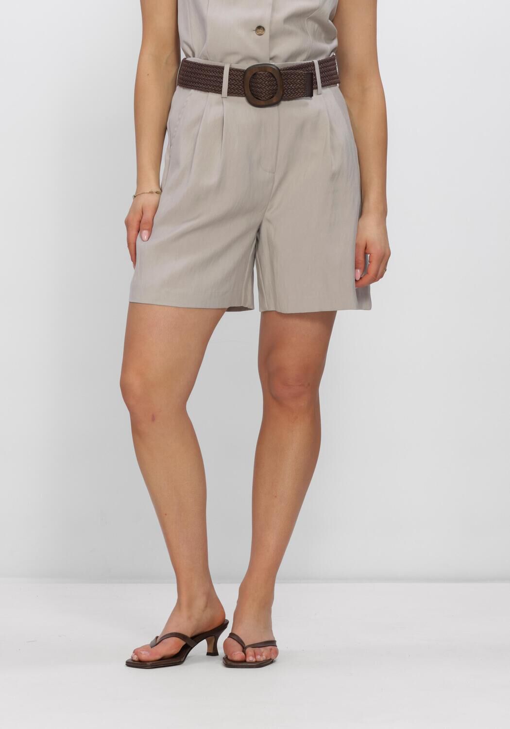 Grijze WITHBLACK Broeken/jumpsuits WBLMARITSA HW TAILORED SHORTS - large