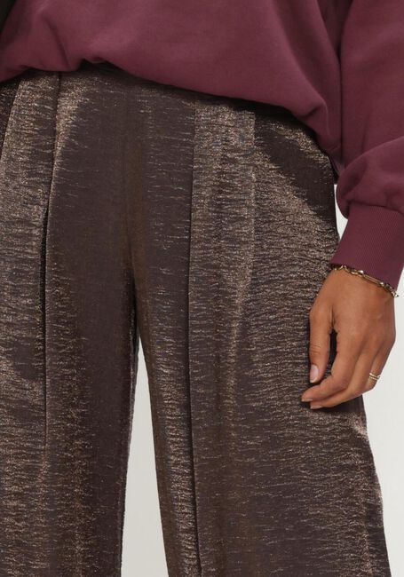 BY-BAR Pantalon large LODI METALLIC PANTS en marron - large