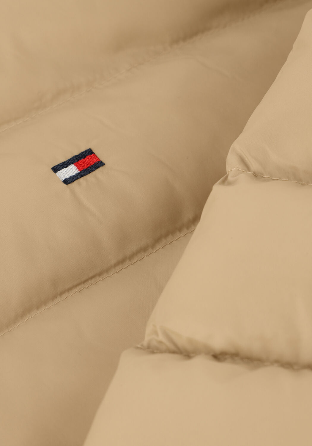 TOMMY HILFIGER Veste matelass&eacute; PACKABLE RECYCLED JACKET en beige - large