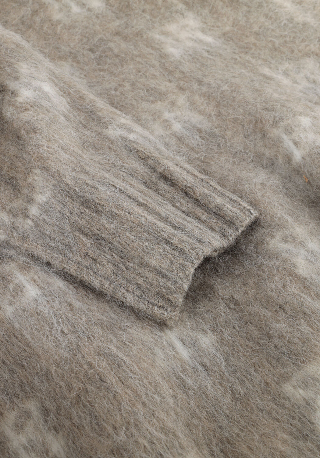 STUDIO AR Pull ALYSSA BRUSHED KNIT en taupe - large