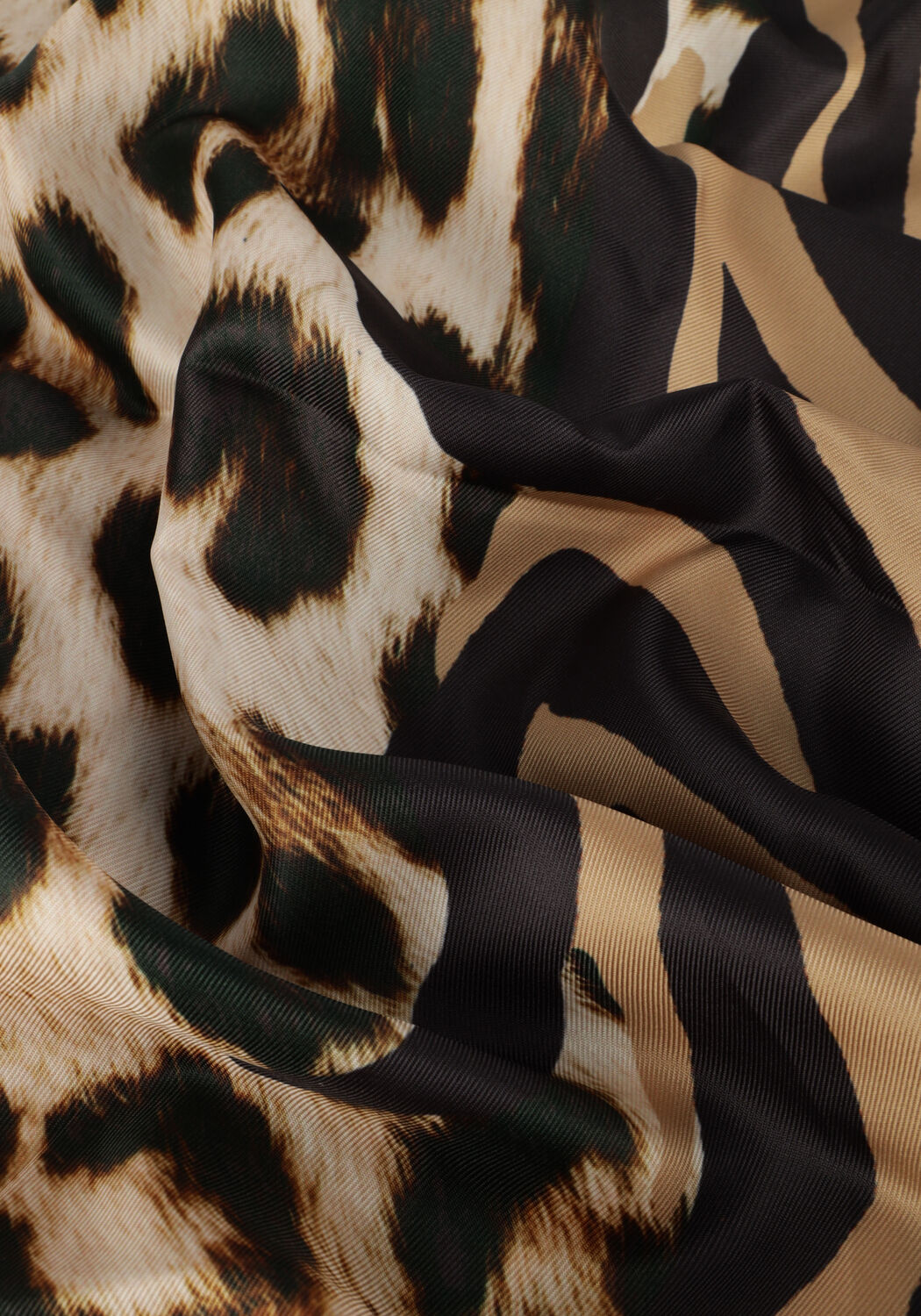 GUESS SCARF 90X180 Foulard en marron - large