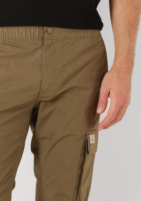 CALVIN KLEIN Pantalon cargo SKINNY CARGO Kaki - large