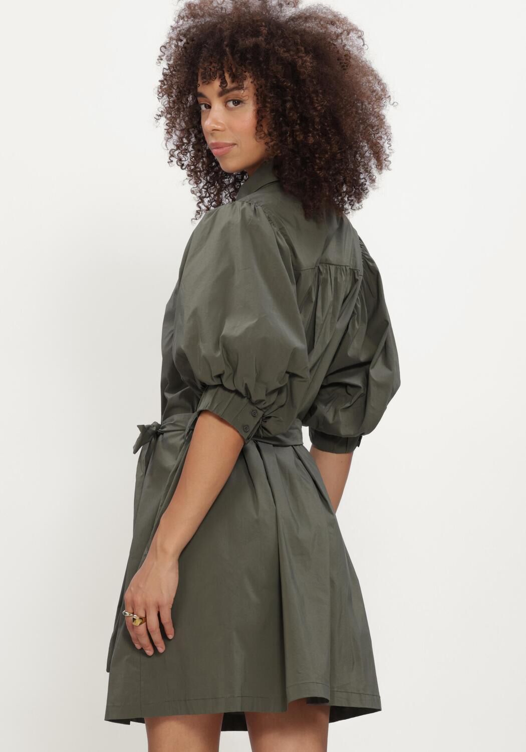 NEO NOIR Robe midi SERENE POPLIN DRESS en vert - large