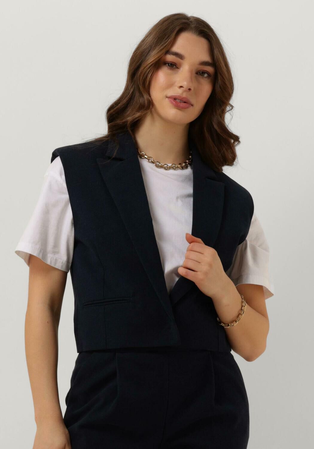 Donkerblauwe RUBY TUESDAY Gilet RELIN CROPPED WAISTCOAT Omoda