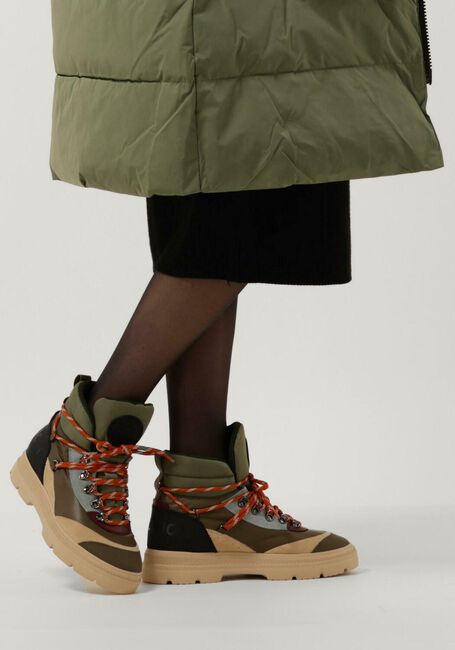 WOOLRICH Bottines à lacets RETRO HIKING BOOT GUM en vert - large