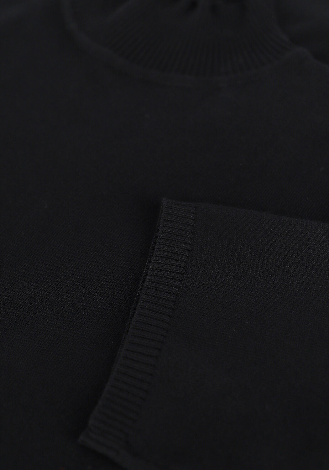 MINUS Haut LIMA ROLL NECK KNIT en noir - large