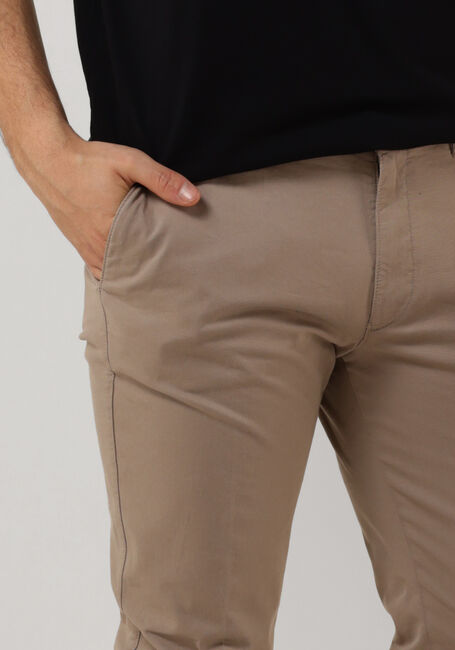 DRYKORN Chino MAD 270102 en taupe - large