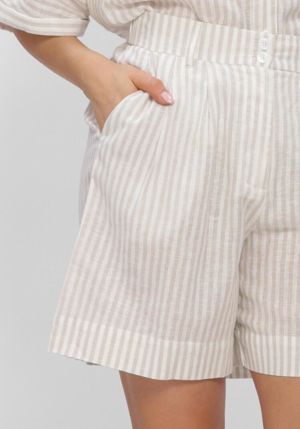 Grijze WITHBLACK Broeken/jumpsuits WBLBIANCA SHORTS - large