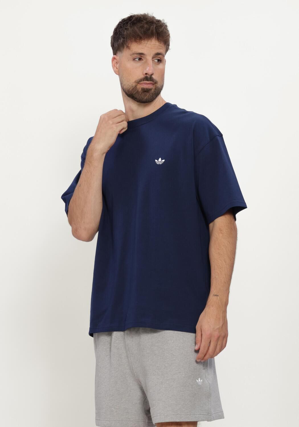 Donkerblauwe ADIDAS T-shirt ESS TEE - large