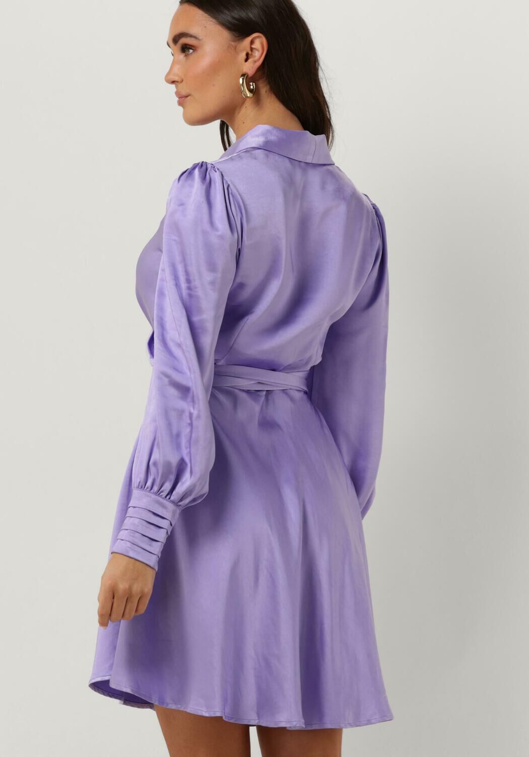 Lila NOTRE V Mini jurk NV DORIS SATIN DRESS Omoda