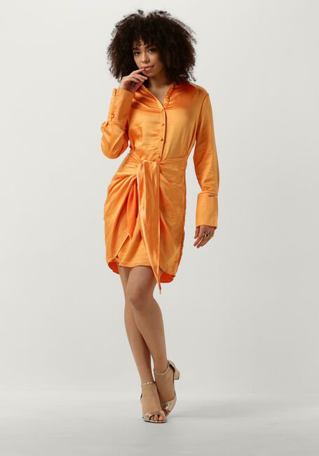 COLOURFUL REBEL Mini robe METTE SATIN WRAP DRESS en orange - large