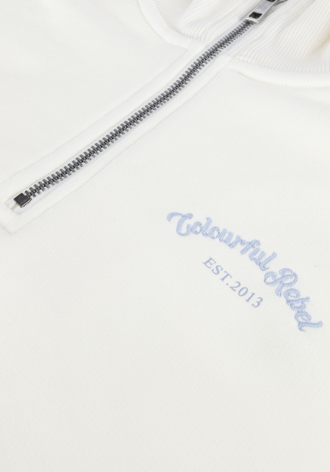 COLOURFUL REBEL Pull REBELLES CROPPED HIGH NECK ZIP SWEAT en blanc - large