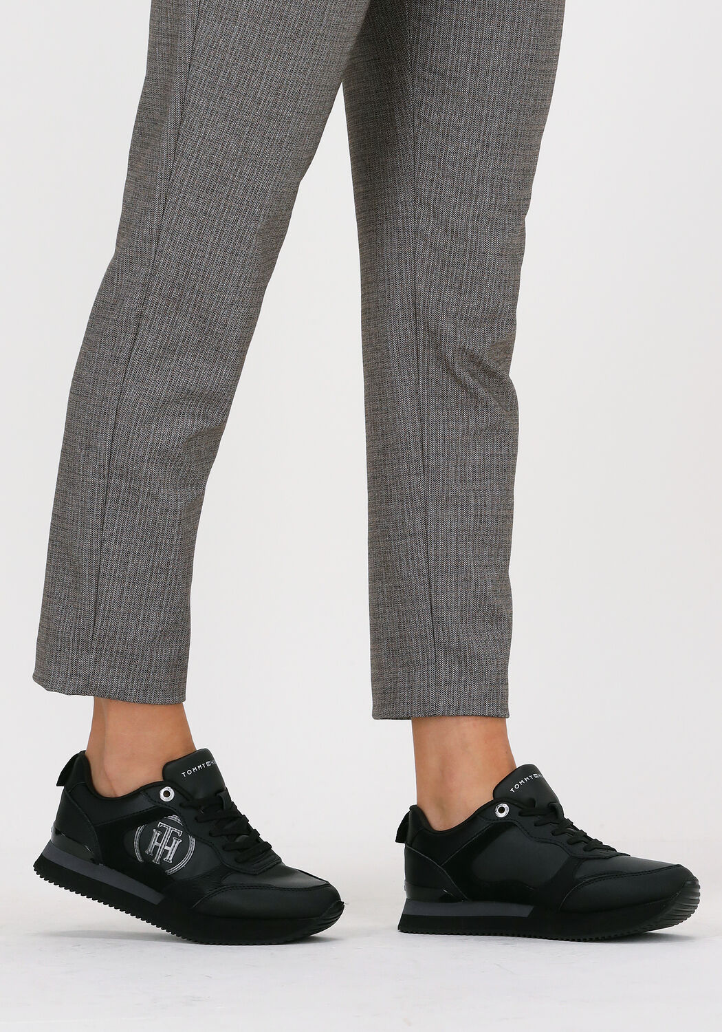Tommy stud city sneaker discount
