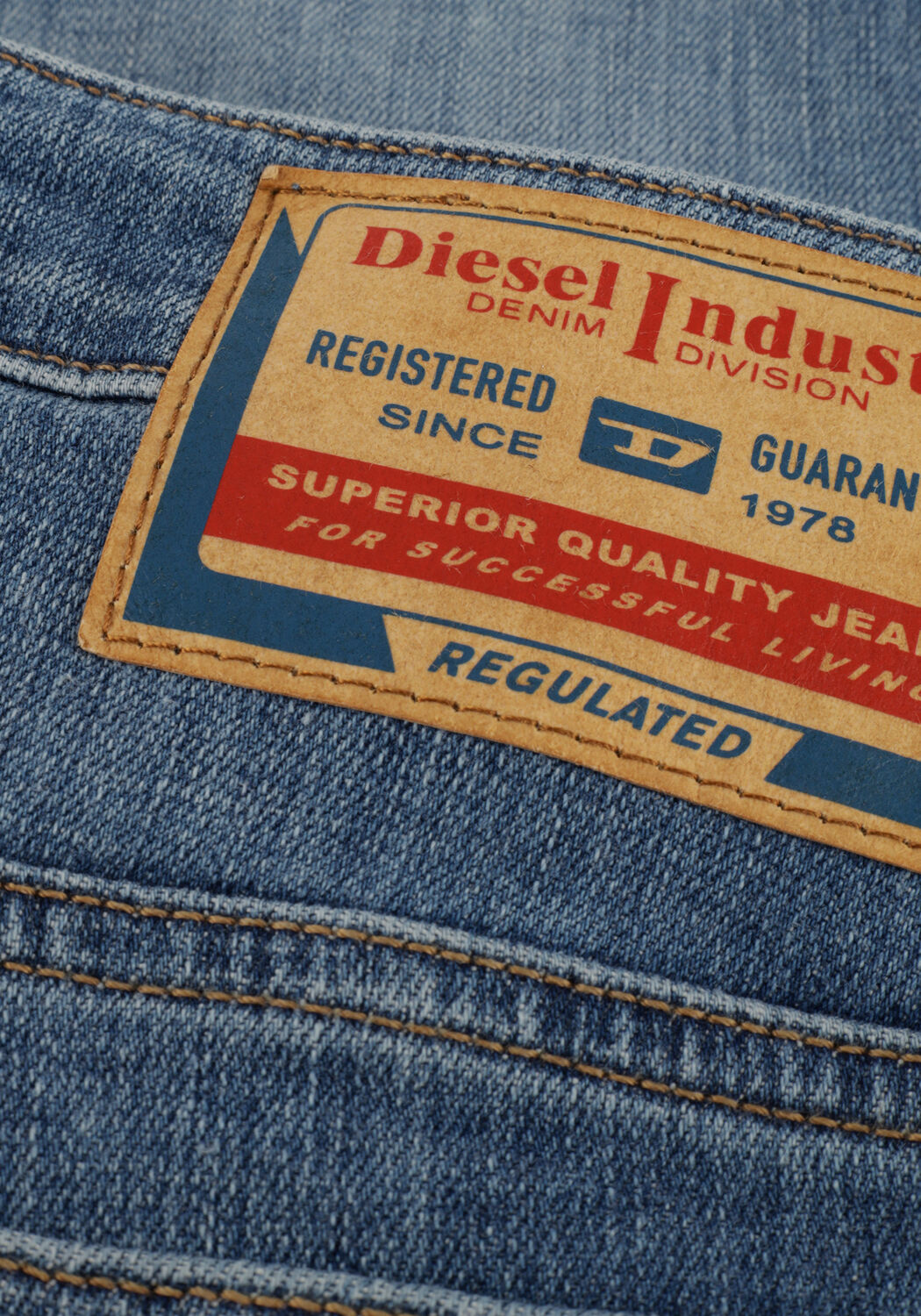 Lichtblauwe DIESEL Straight leg jeans D-YENNOX - large