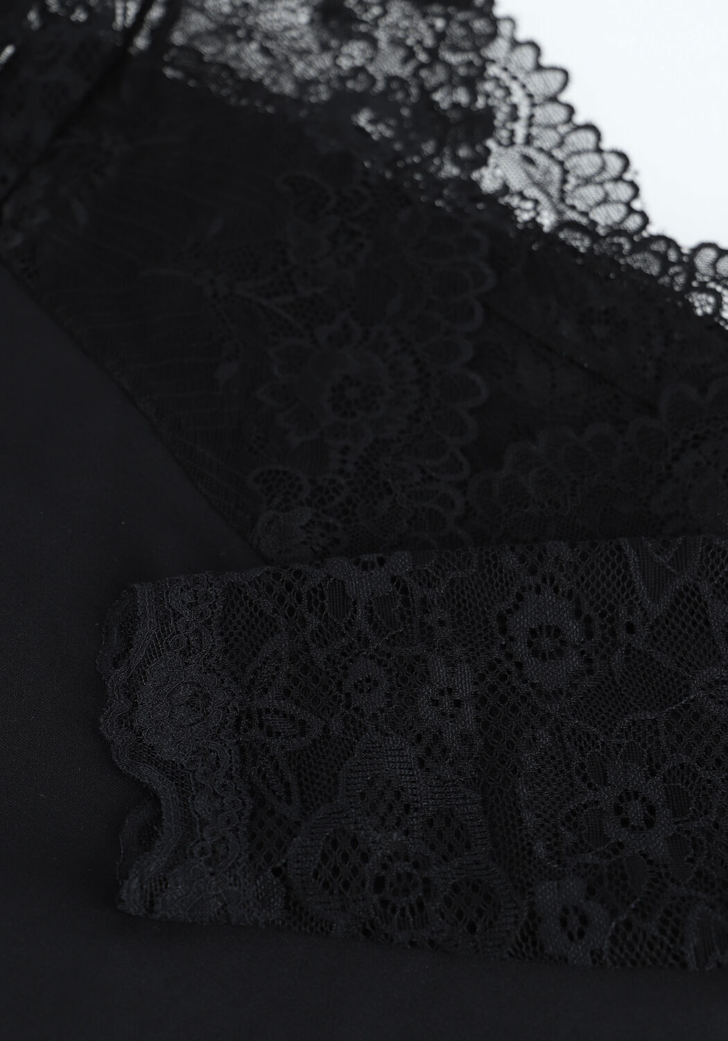 MINUS Haut VANESSA V-NECK LONG SLEEVE en noir - large