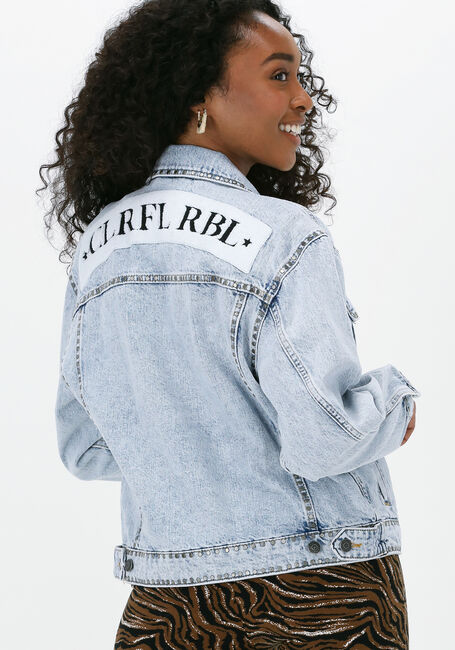 COLOURFUL REBEL Veste en jean MOLLIE LE REBELLE STUDS DENIM JACKET en bleu - large