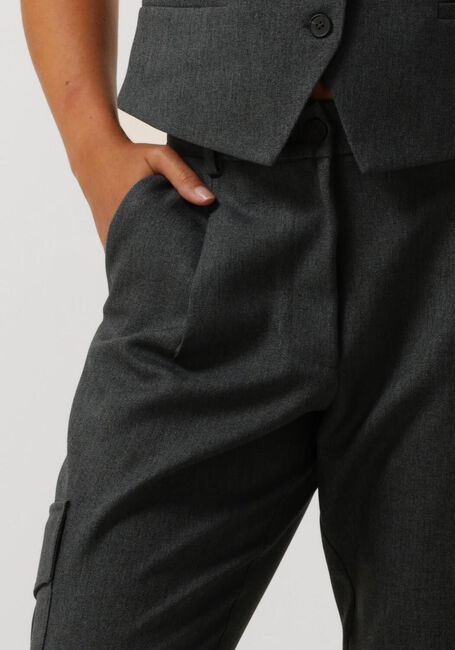 ACCESS Pantalon cargo D44-5087-158 en gris - large
