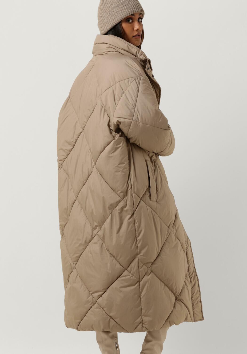 Lange beige puffer jas sale