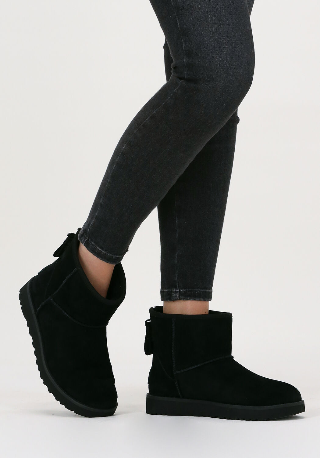 Zwarte UGG  W CLASSIC MINI LOGO ZIP - large