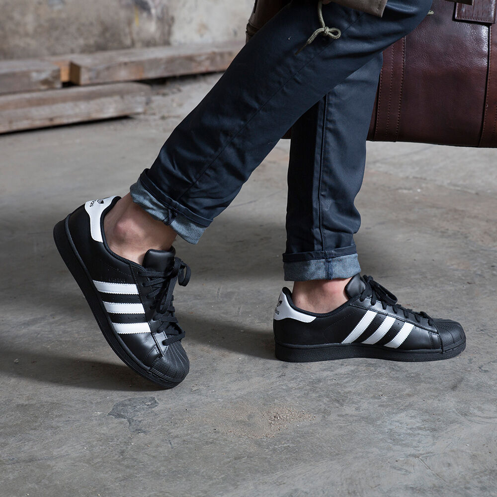 Zwarte ADIDAS Lage sneakers SUPERSTAR HEREN Omoda