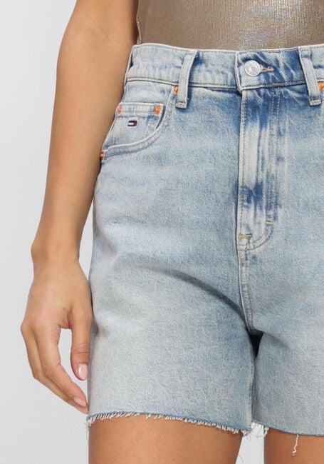 Lichtblauwe TOMMY JEANS Jeans MOM SHORT BJ8115 - large