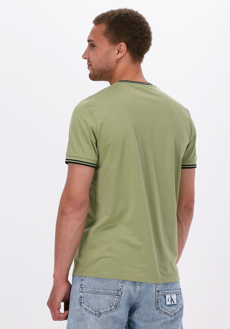 FRED PERRY T-shirt TWIN TIPPED T-SHIRT en vert - large