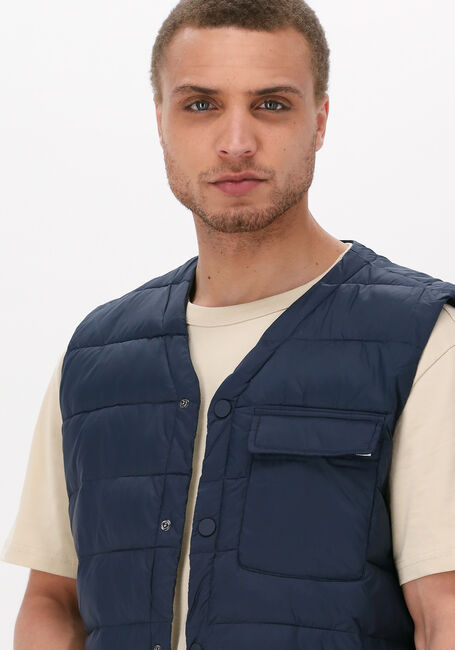 ANERKJENDT Veste sans manches AKRASMUS PADDED GILET en bleu - large