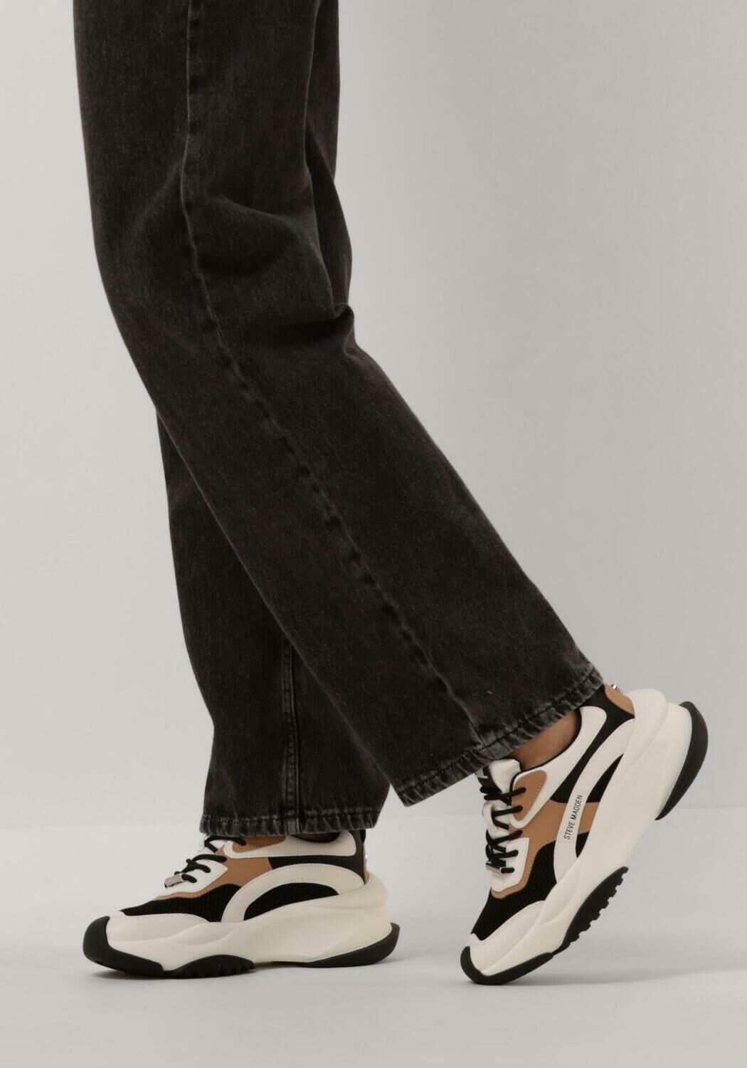 STEVE MADDEN Baskets basses BELISSIMO en noir - large