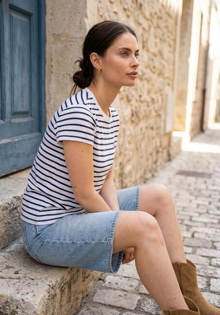 Witte LEVI'S T-shirt PERFECT TEE EMILY - large