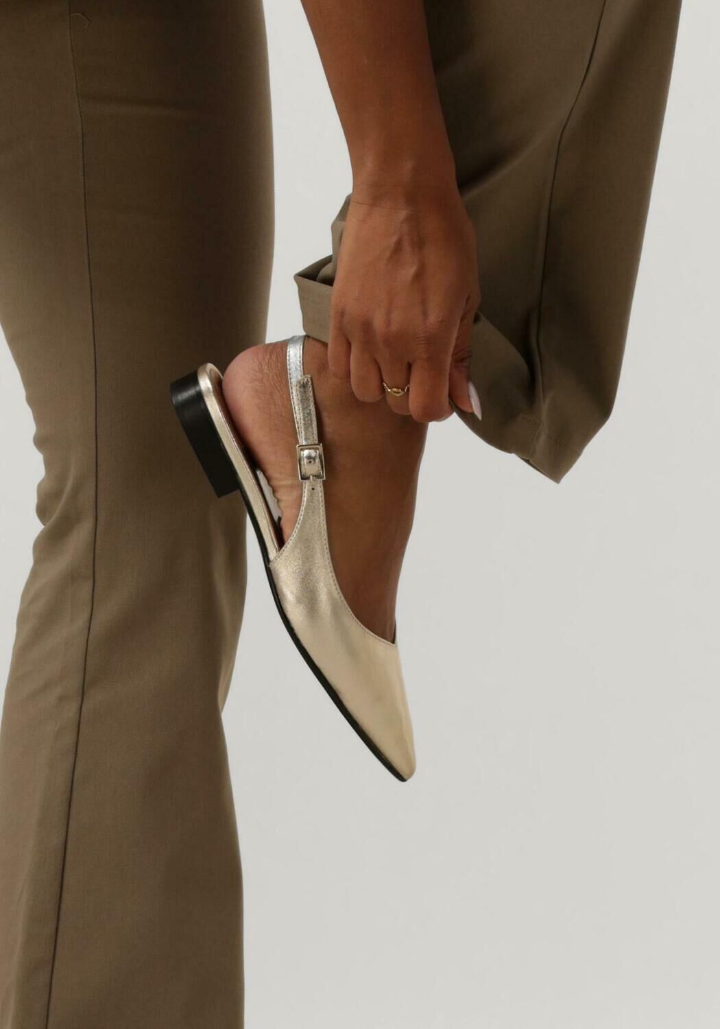 NOTRE-V 08-231 Slingbacks en or - large