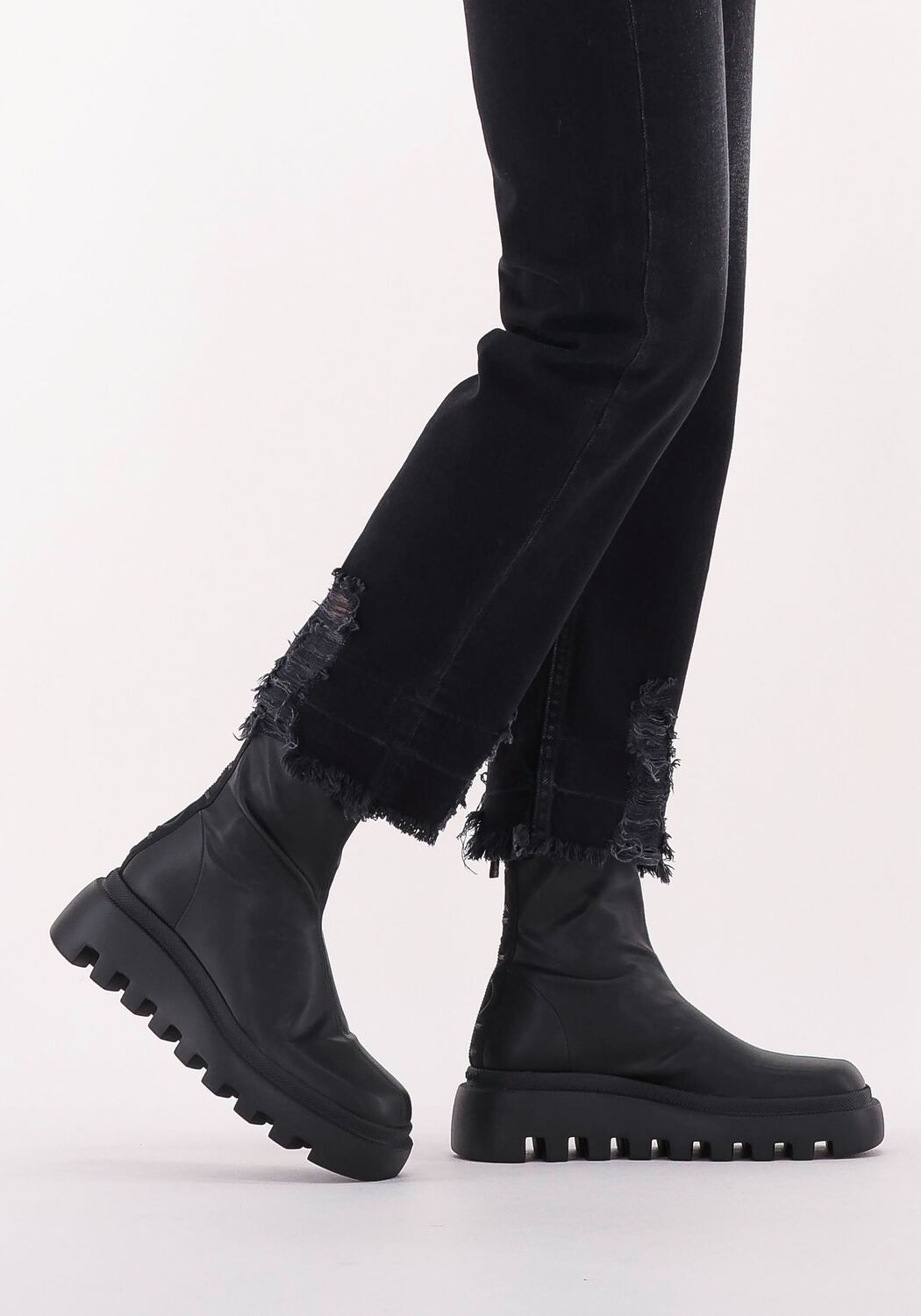 VIC MATIE Bottillons 1B4964D en noir - large