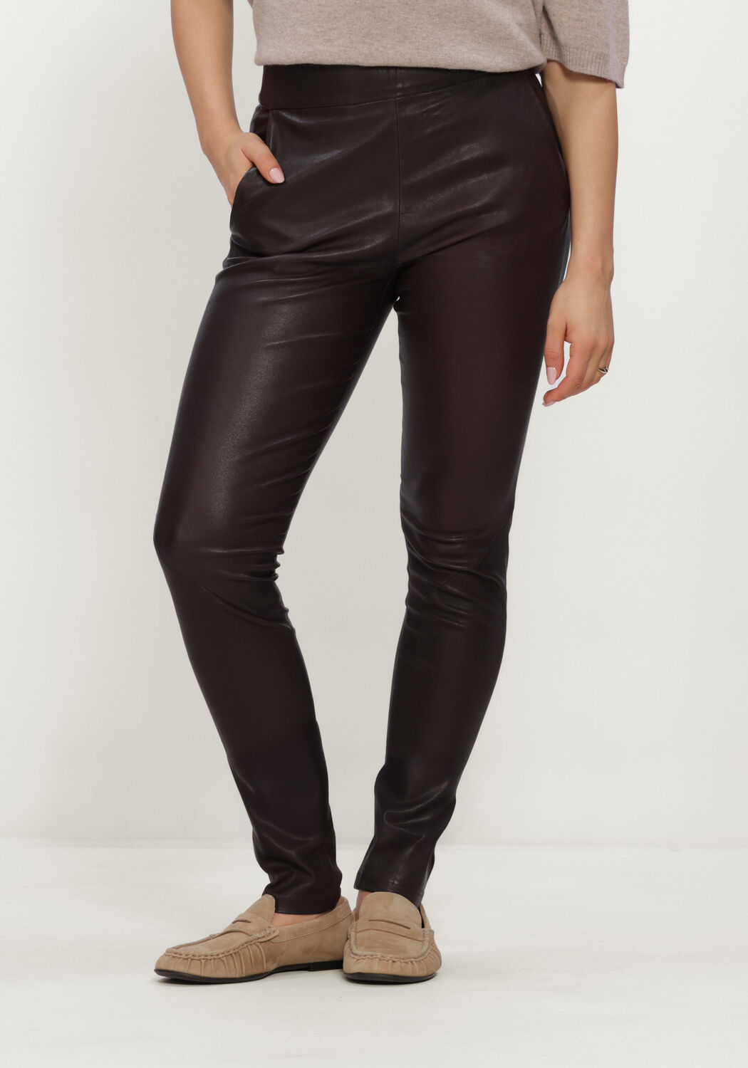 Bruine STUDIO AR Broeken/jumpsuits SORAYA STRETCH PLONGE - large