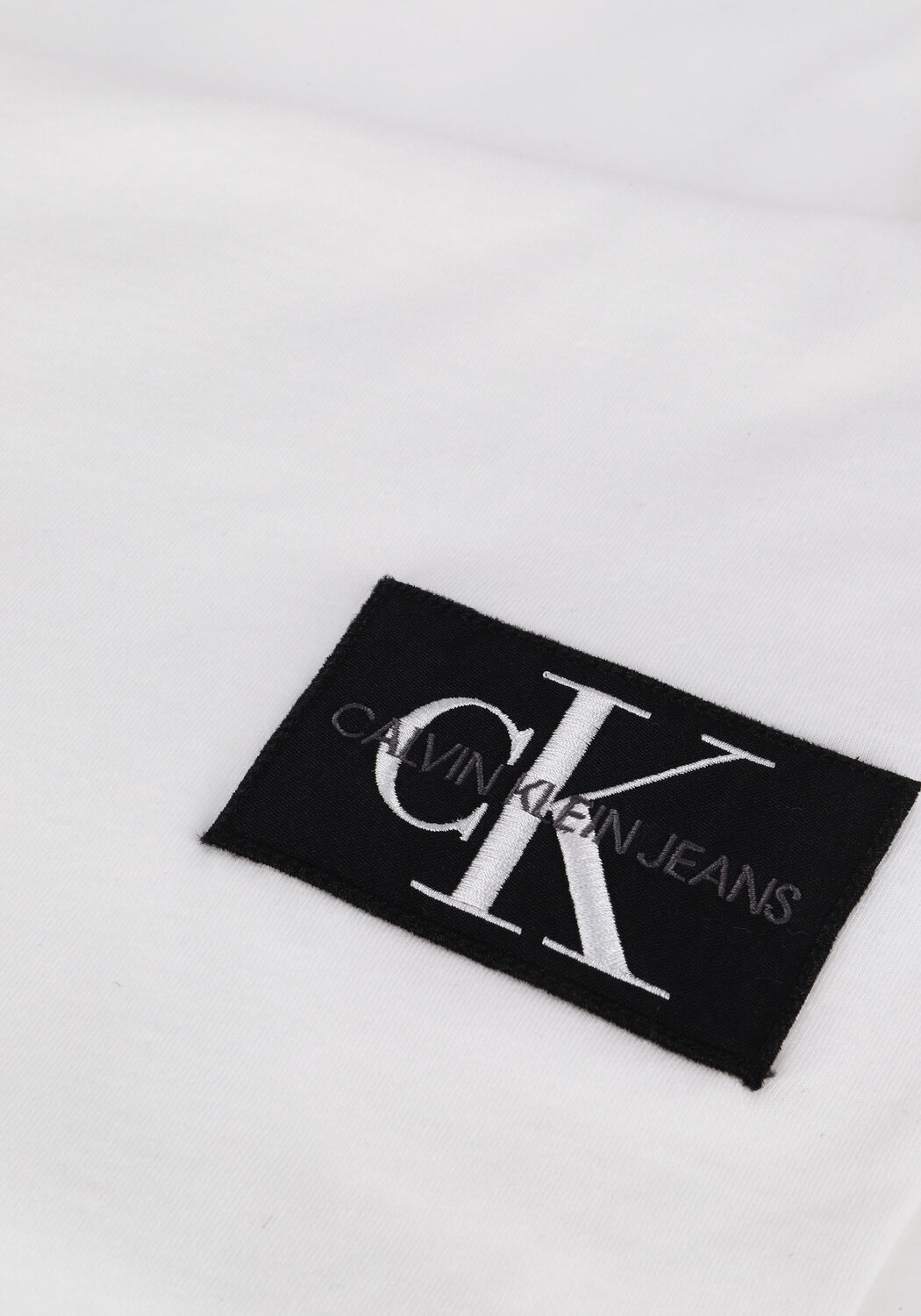 CALVIN KLEIN T-shirt BADGE TURN UP SLEEVE en blanc - large