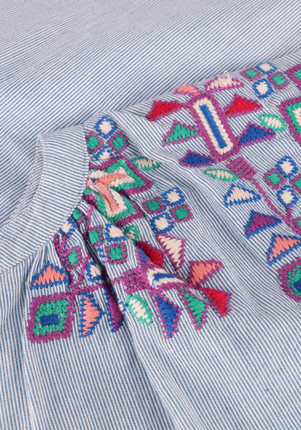 BY-BAR AMIE EMBROIDERIE BLOUSE Blouses en bleu - large