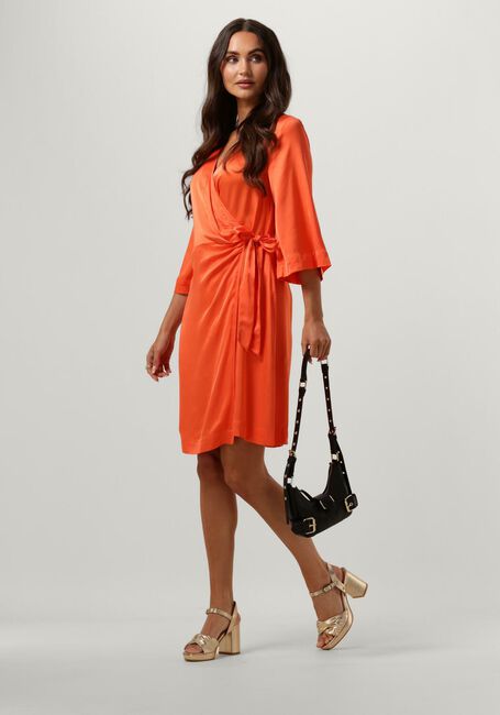 Oranje SELECTED FEMME Mini jurk SLFFRANZISKA 3/4 SHORT SATIN WRAP DRESS - large