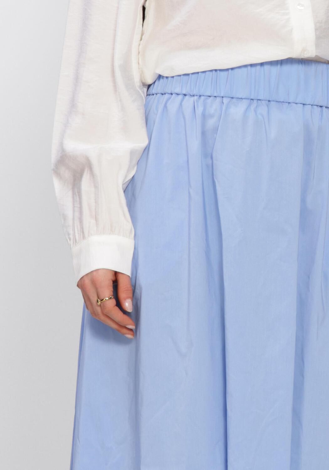 NEO NOIR Jupe midi YARA LONG POPLIN SKIRT en bleu - large