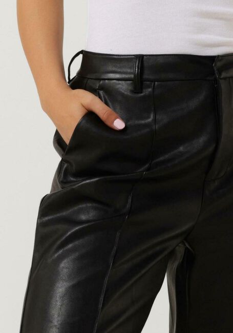 COLOURFUL REBEL Pantalon RUS VEGAN LEATHER STRAIGHT PANTS en noir - large