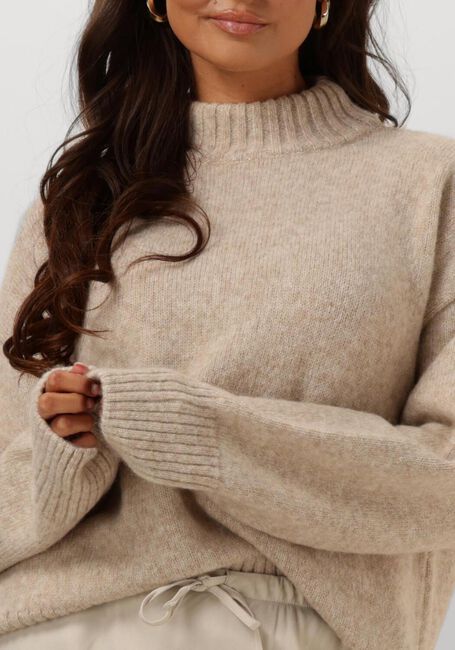 SOEURS DE PROVENCE Col roulé PALOMA SWEATER en beige - large