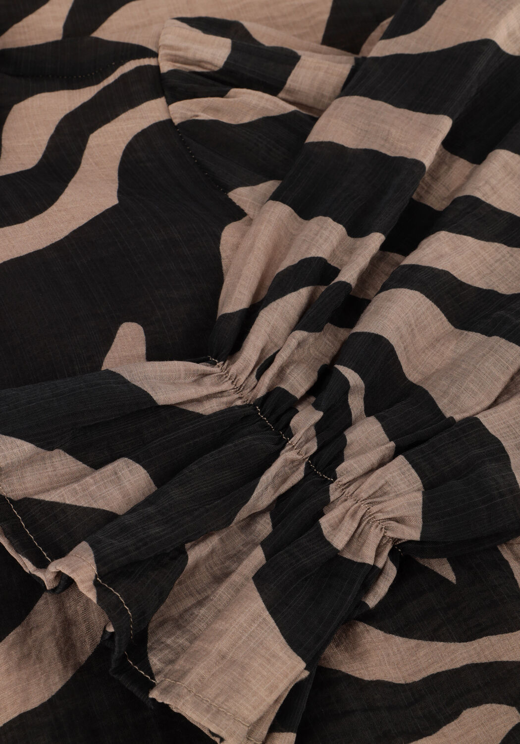 BRUUNS BAZAAR Robe midi BBARMADA DRESS en noir - large