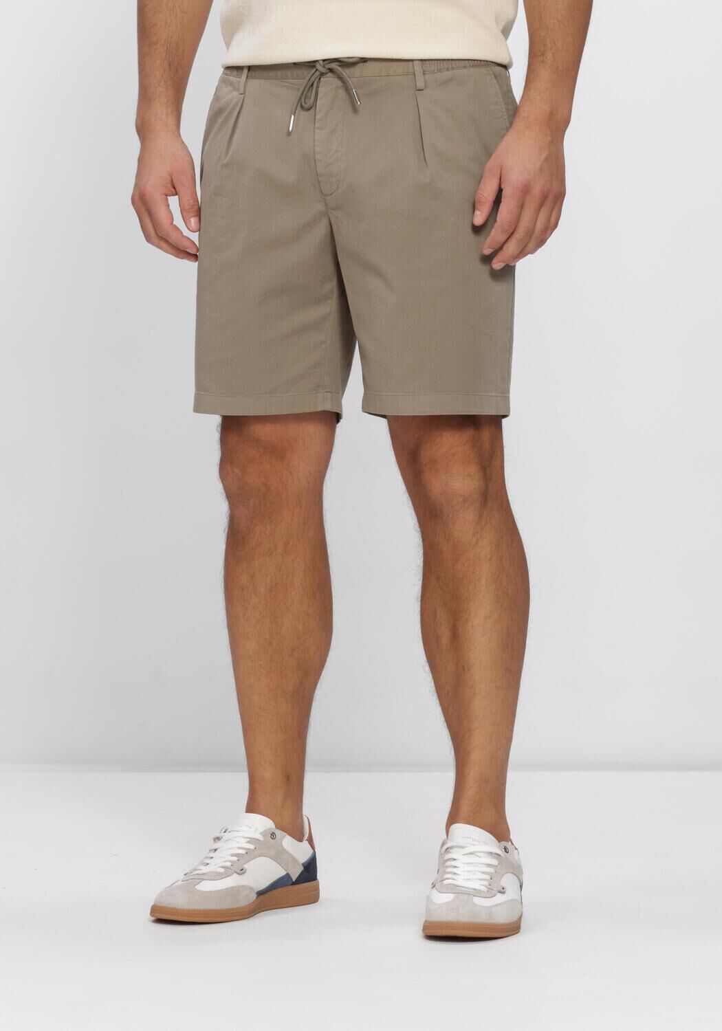 PROFUOMO Pantalon courte SHORT SPRTCORD en vert - large