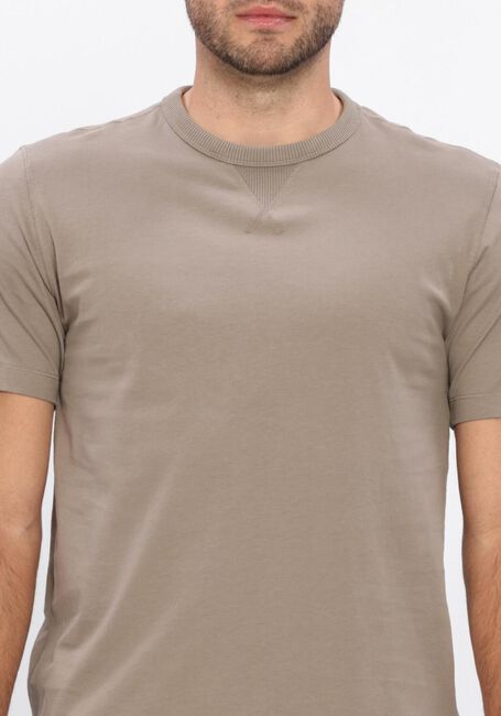 CALVIN KLEIN T-shirt BADGE REGULAR TEE en taupe - large