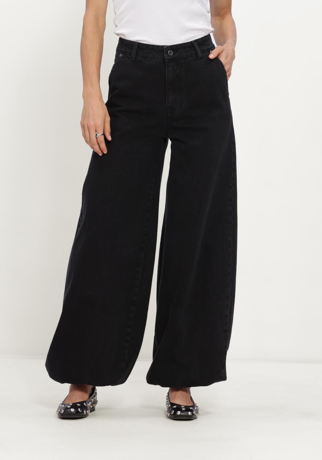 HAUTE L'AMITI&Eacute; DENIM HAREM TALL PANT BLACK Pantalons en noir - large