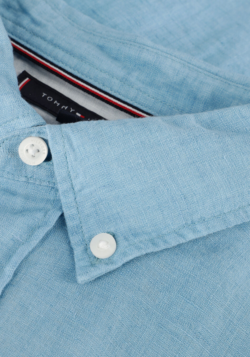 TOMMY HILFIGER Chemise d&eacute;contract&eacute; PIGMENT DYED LI SOLID RF SHIRT en bleu - large