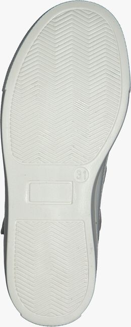 white OMODA shoe 2185  - large