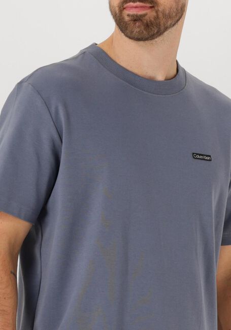 CALVIN KLEIN T-shirt CALVIN KLEIN LABEL TEE en gris - large