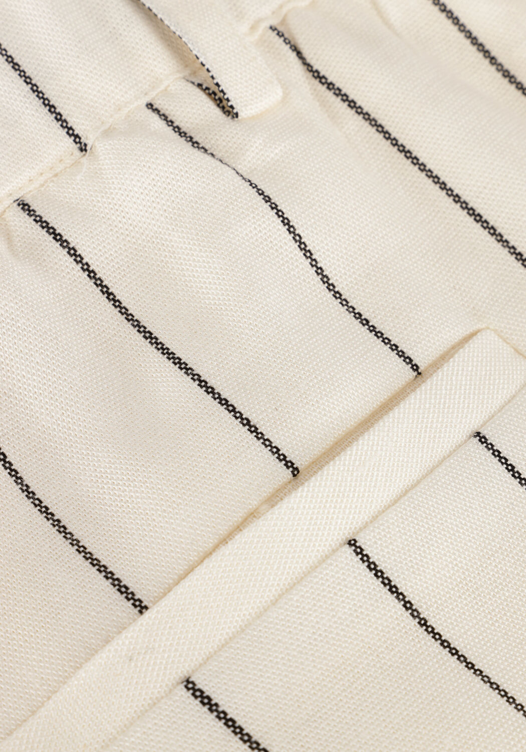 Gebroken wit Y.A.S. Broeken/jumpsuits YASALIVA HW SHORTS - large