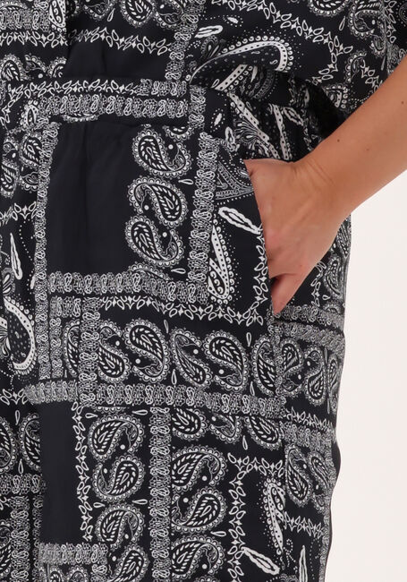 JUST FEMALE Pantalon court MAID SHORTS en noir - large