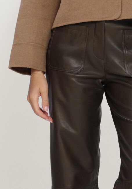 IBANA PANDY Pantalons en marron - large