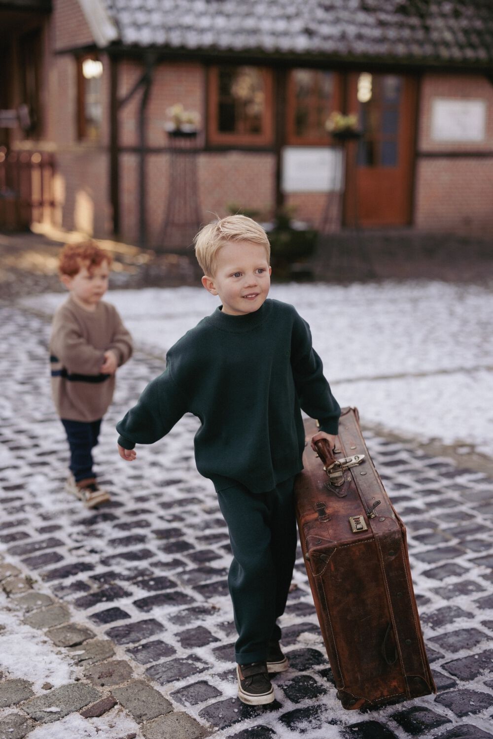 MR.LOUTRE Pull OSKAR Vert fonc&eacute; - large