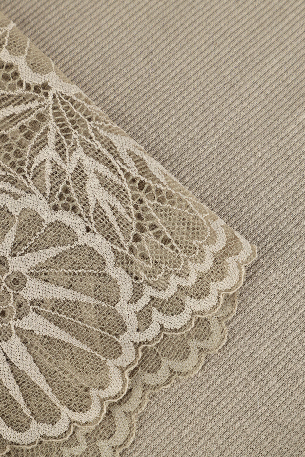 ROSEMUNDE Haut BEATHA CAPSLEEVE en vert - large